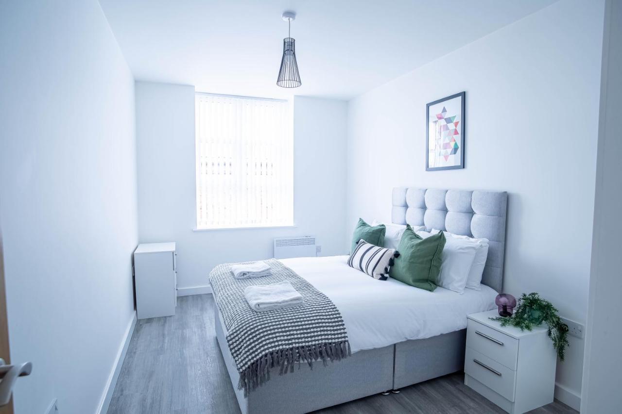 Luxury Apartments Available Next To Train Station - The Wallgate Apartments Wigan - Free Parking Exterior photo