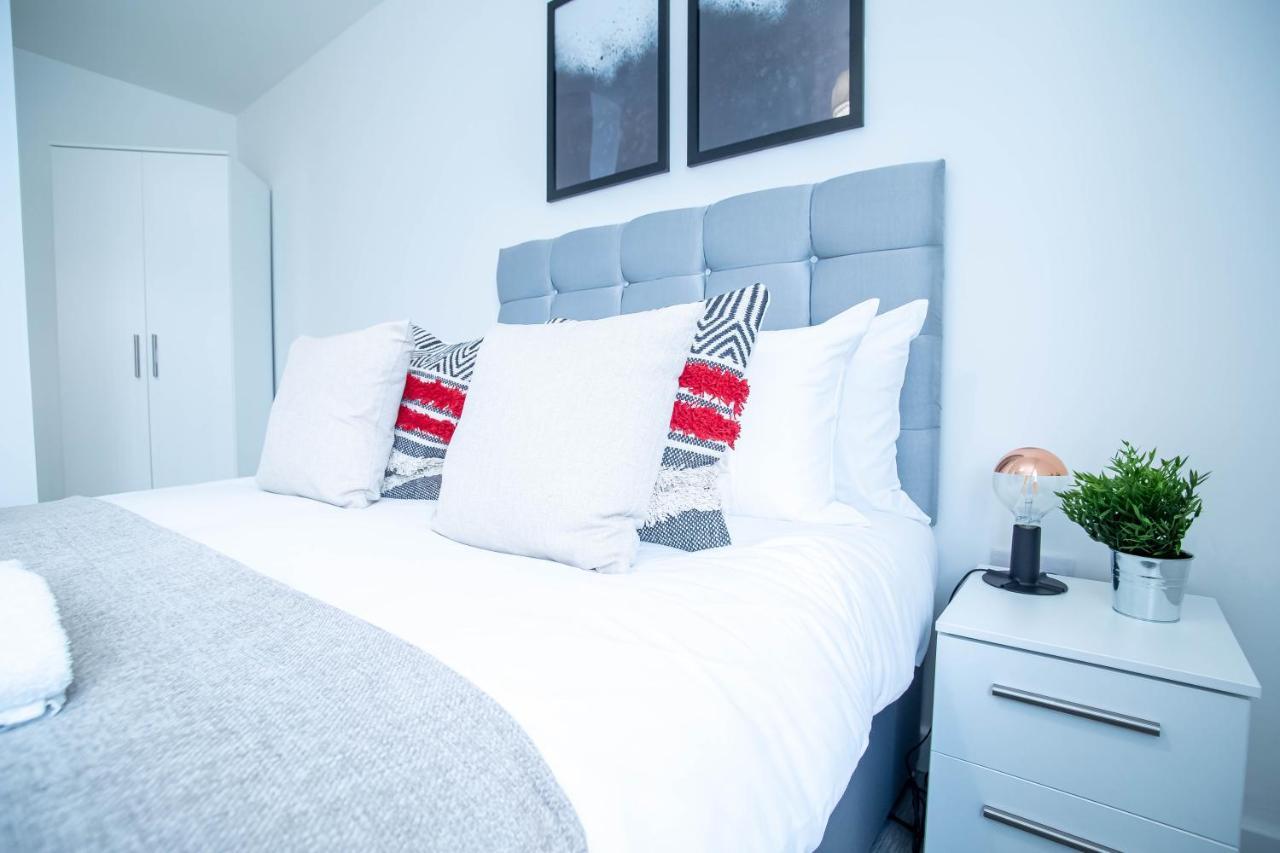 Luxury Apartments Available Next To Train Station - The Wallgate Apartments Wigan - Free Parking Exterior photo