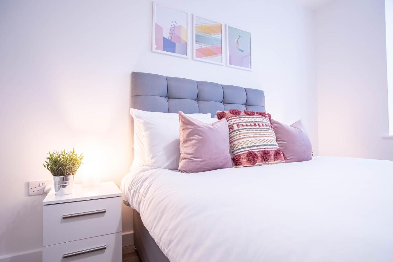 Luxury Apartments Available Next To Train Station - The Wallgate Apartments Wigan - Free Parking Exterior photo