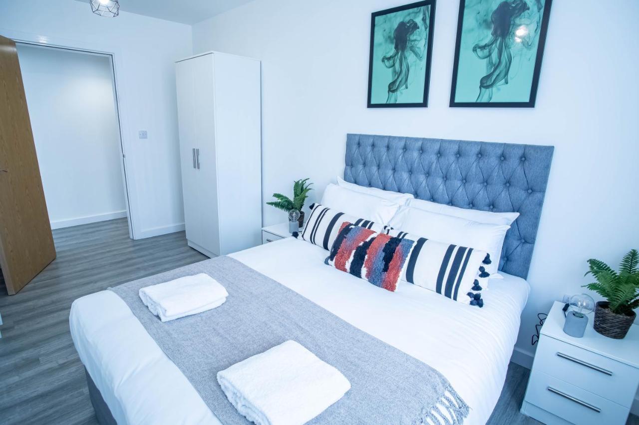 Luxury Apartments Available Next To Train Station - The Wallgate Apartments Wigan - Free Parking Exterior photo