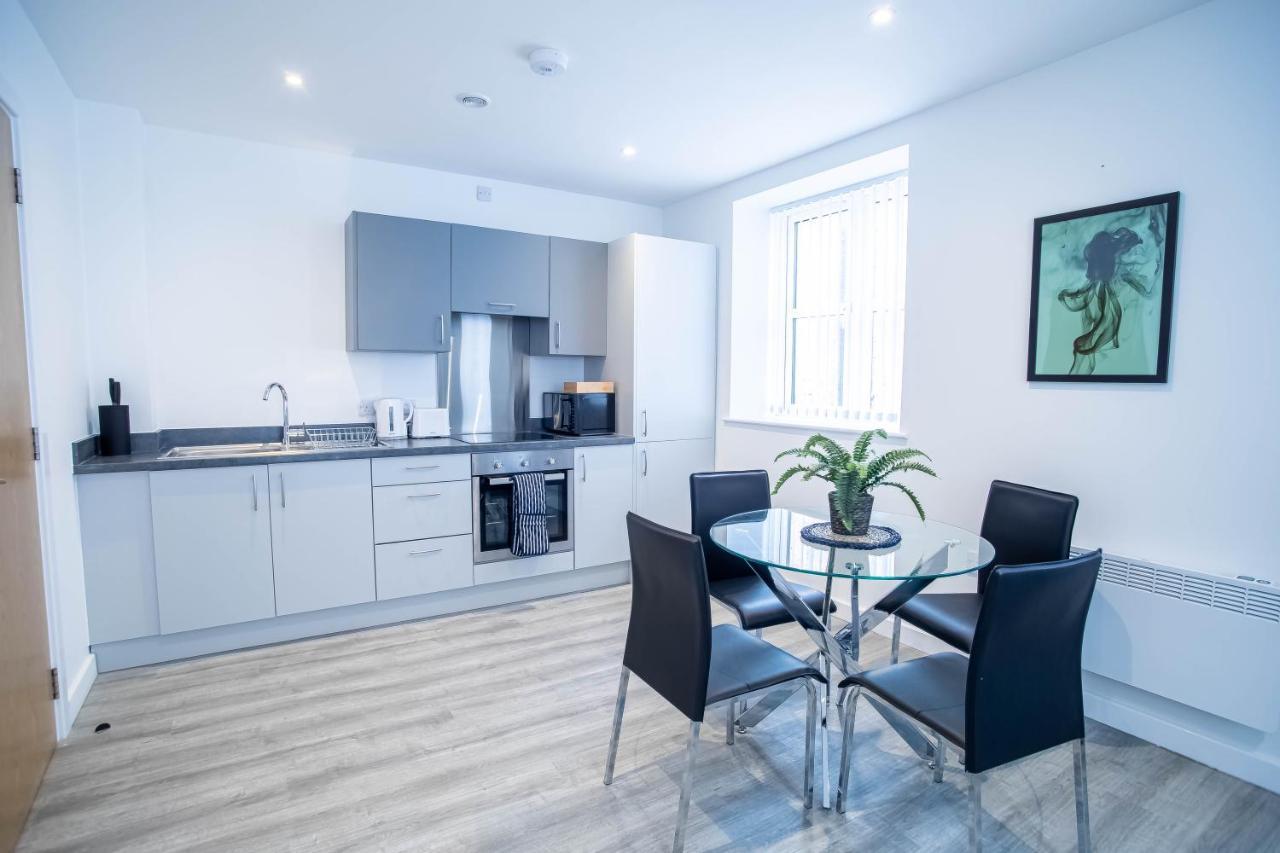 Luxury Apartments Available Next To Train Station - The Wallgate Apartments Wigan - Free Parking Exterior photo