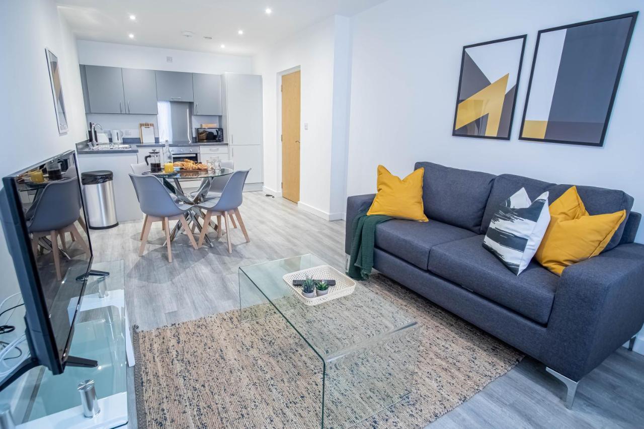 Luxury Apartments Available Next To Train Station - The Wallgate Apartments Wigan - Free Parking Exterior photo