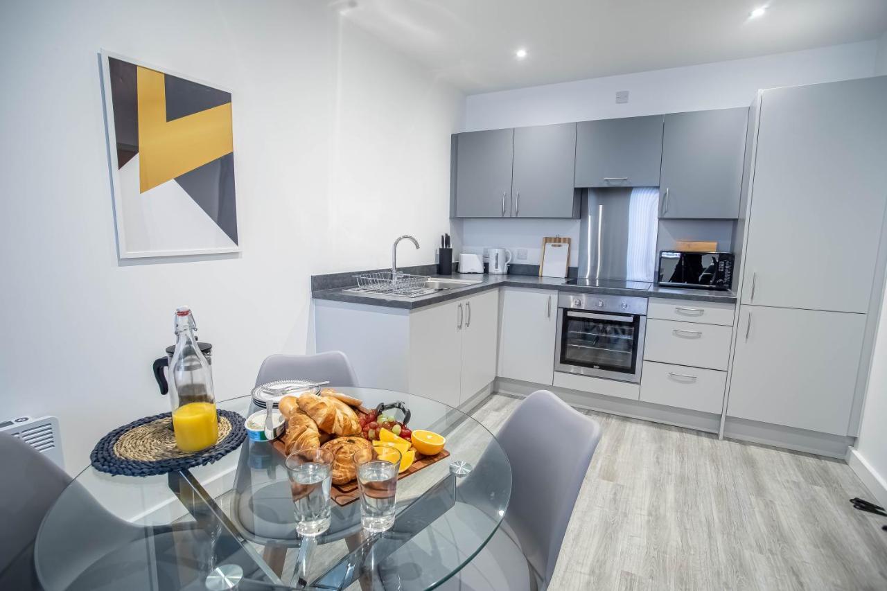 Luxury Apartments Available Next To Train Station - The Wallgate Apartments Wigan - Free Parking Exterior photo