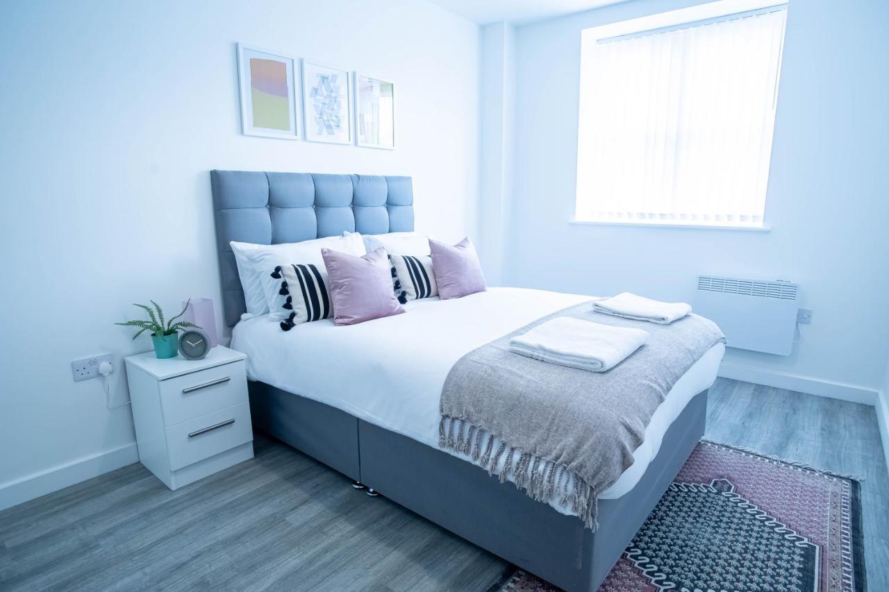 Luxury Apartments Available Next To Train Station - The Wallgate Apartments Wigan - Free Parking Exterior photo