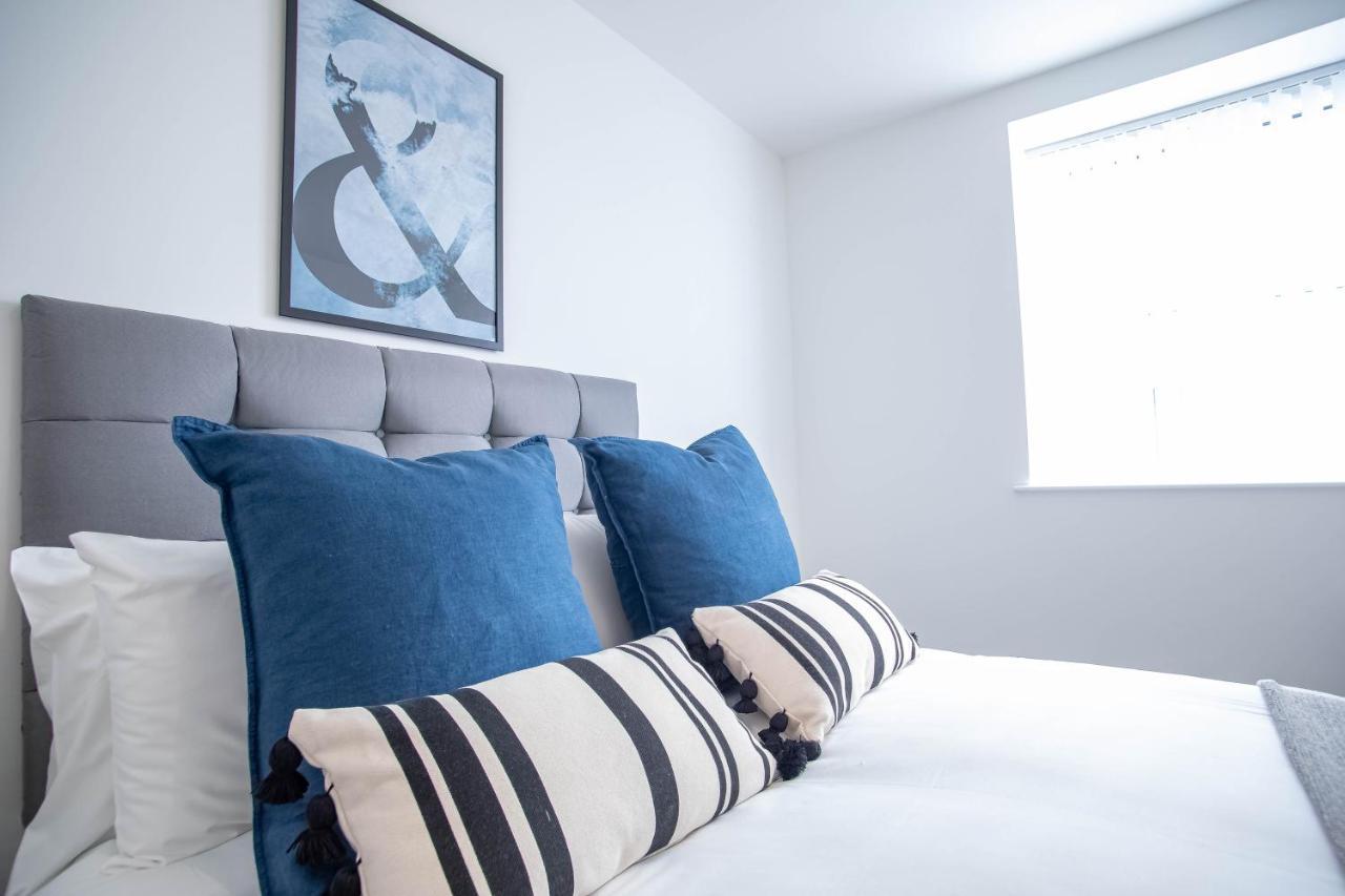 Luxury Apartments Available Next To Train Station - The Wallgate Apartments Wigan - Free Parking Exterior photo
