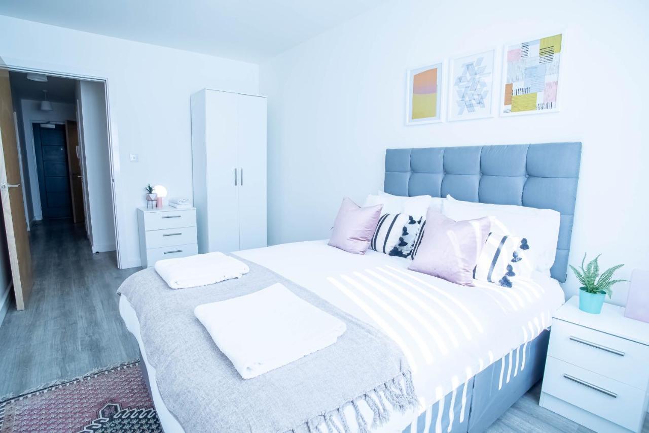 Luxury Apartments Available Next To Train Station - The Wallgate Apartments Wigan - Free Parking Exterior photo