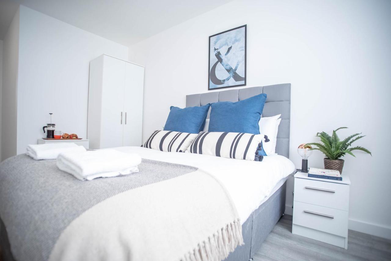 Luxury Apartments Available Next To Train Station - The Wallgate Apartments Wigan - Free Parking Exterior photo