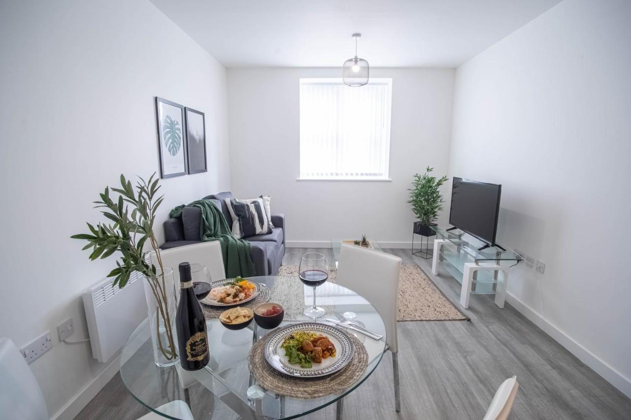Luxury Apartments Available Next To Train Station - The Wallgate Apartments Wigan - Free Parking Exterior photo