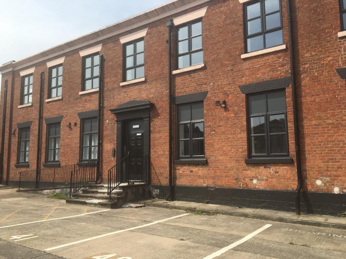 Luxury Apartments Available Next To Train Station - The Wallgate Apartments Wigan - Free Parking Exterior photo